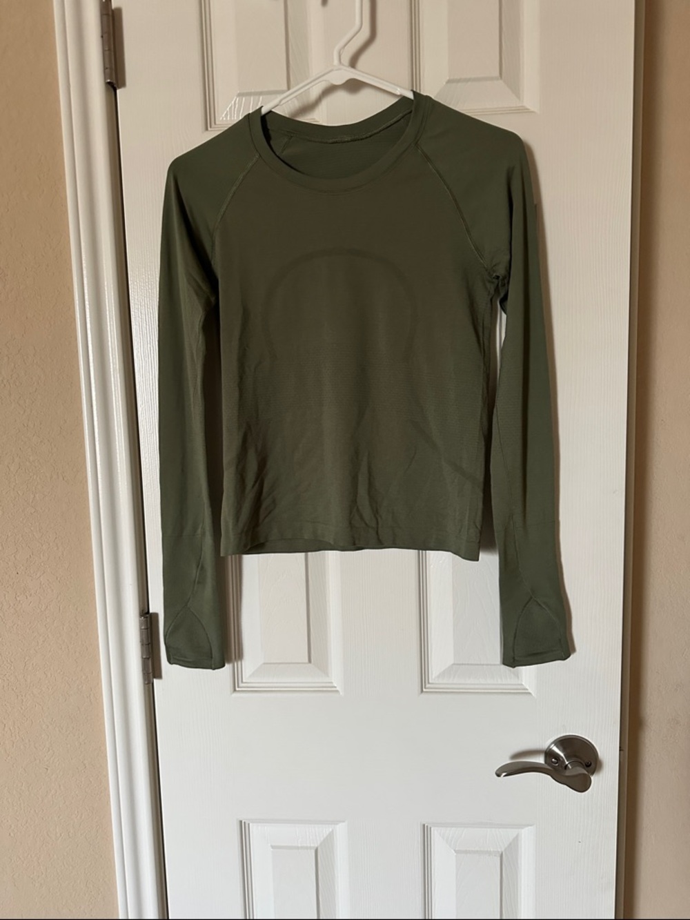 Lululemon swiftly long sleeve race length top-size 4